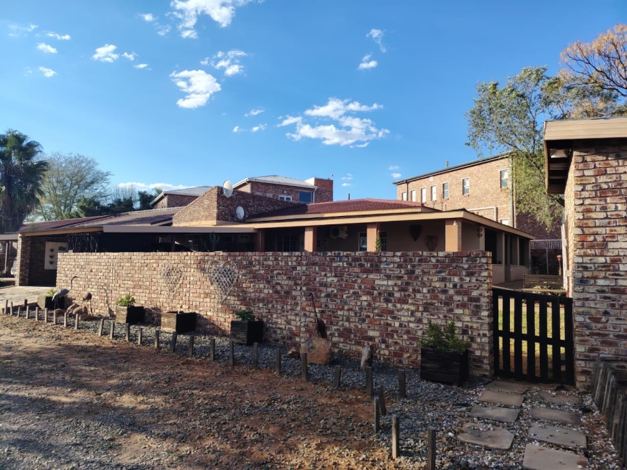 16 Bedroom Property for Sale in Hartswater Northern Cape